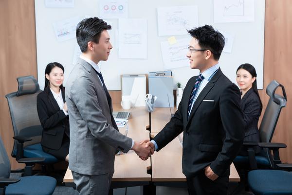 商务谈判顾问在现代金融居间中的角色与价值 图1