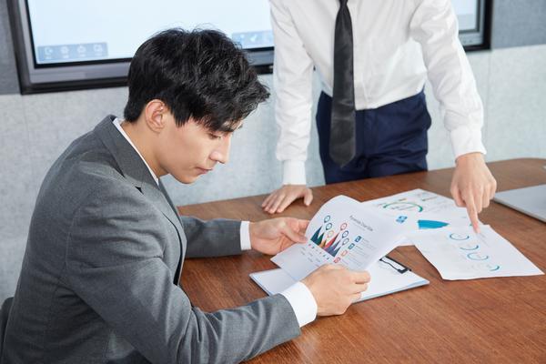 公司法务批评与自我批评发言稿范文|法务工作中的问题与改进 图1