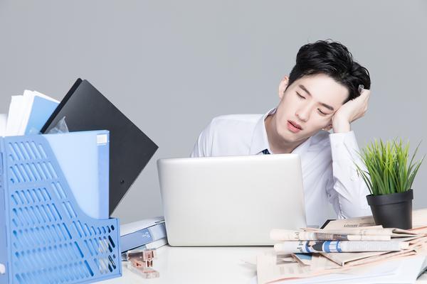 公司工位管理技巧与方法：优化办公空间提升效率 图2