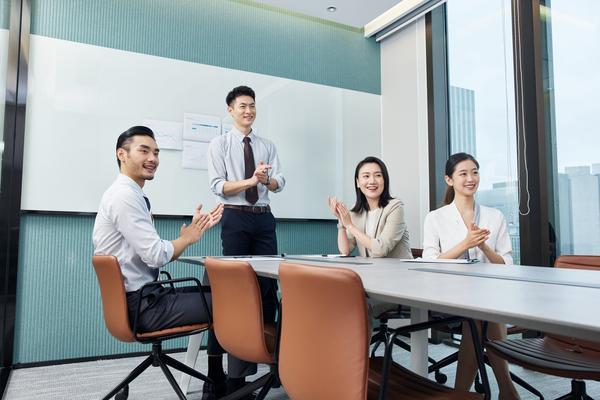 职场社交礼仪：让你在职场中如鱼得水的三大作用 图1