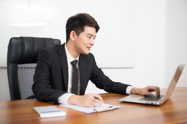 誉远扬商务咨询|金融居间服务的最佳实践 图1