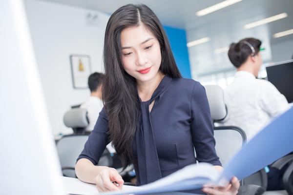 职场新人应该先伸手:如何适应职场环境并获得成功? 图1