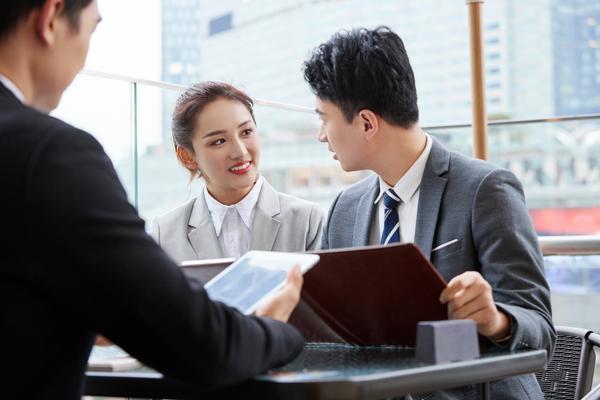 “打造时尚咖啡厅门面：装修设计方案大赏” 图1