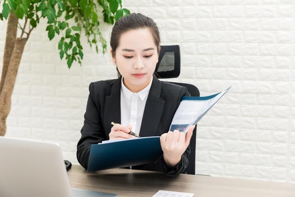 如何有效管理企业中的资深职场员工：方法推荐 图2