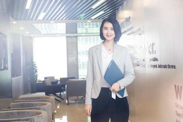 县城女孩开设自己的小店：勇敢创业，独立生活的新选择图1