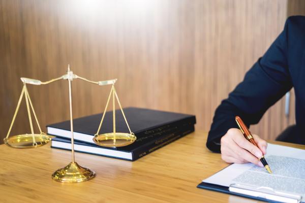 律师会见共同犯罪嫌疑人的法律规定及实践问题探讨 图1