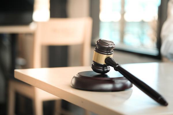 刑事拘留两个月后仍未逮捕，案件进展引关注图1