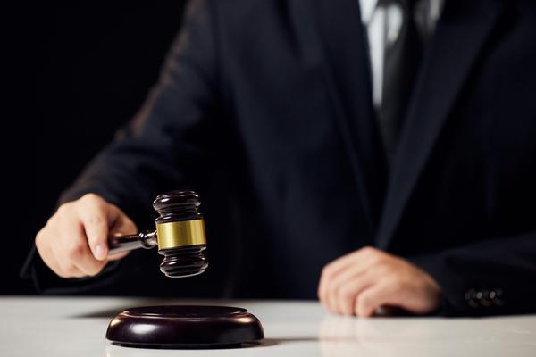 《离婚诉讼撤诉：情感纷争的化解之路》图1