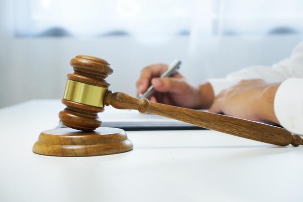 判刑财务:财务犯罪的故事 图1