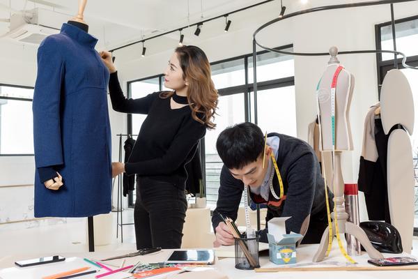 纺织业品牌战略实施的关键路径与成功案例解析 图2