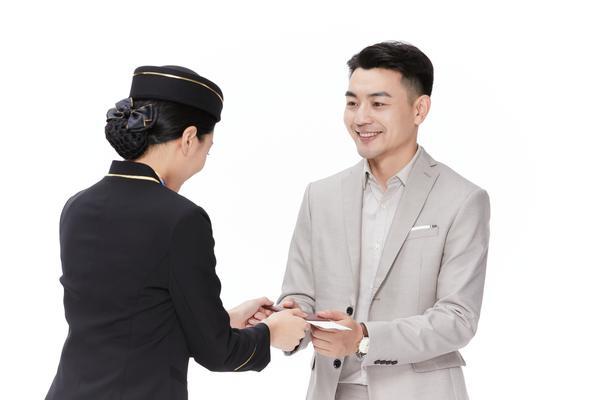 空姐盘发技能培训：打造时尚优雅的职业形象图1