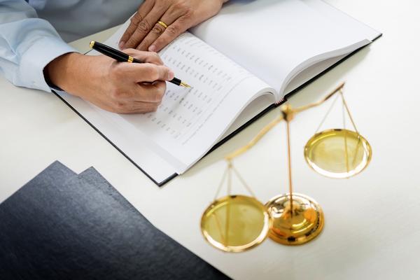 贷款房产纠纷：如何应对房产证被占用的风险与解决方案 图1