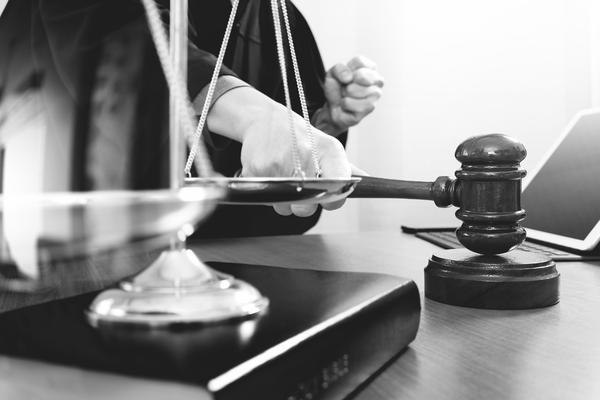 公司法务总监与律师：企业法律事务中的关键角色 图1