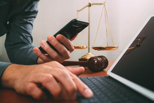 公司法务律师查询|如何高效查询与选择专业法律服务 图2